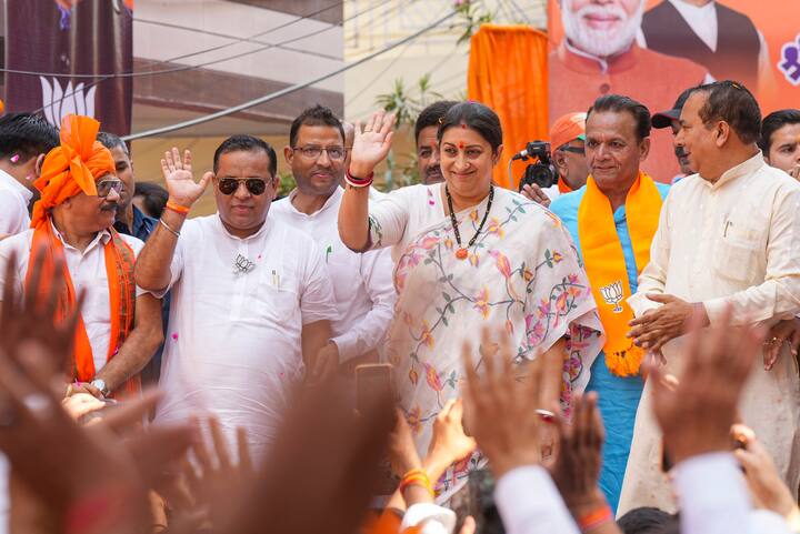 स्मृति ईरानी आगे बोलीं, 