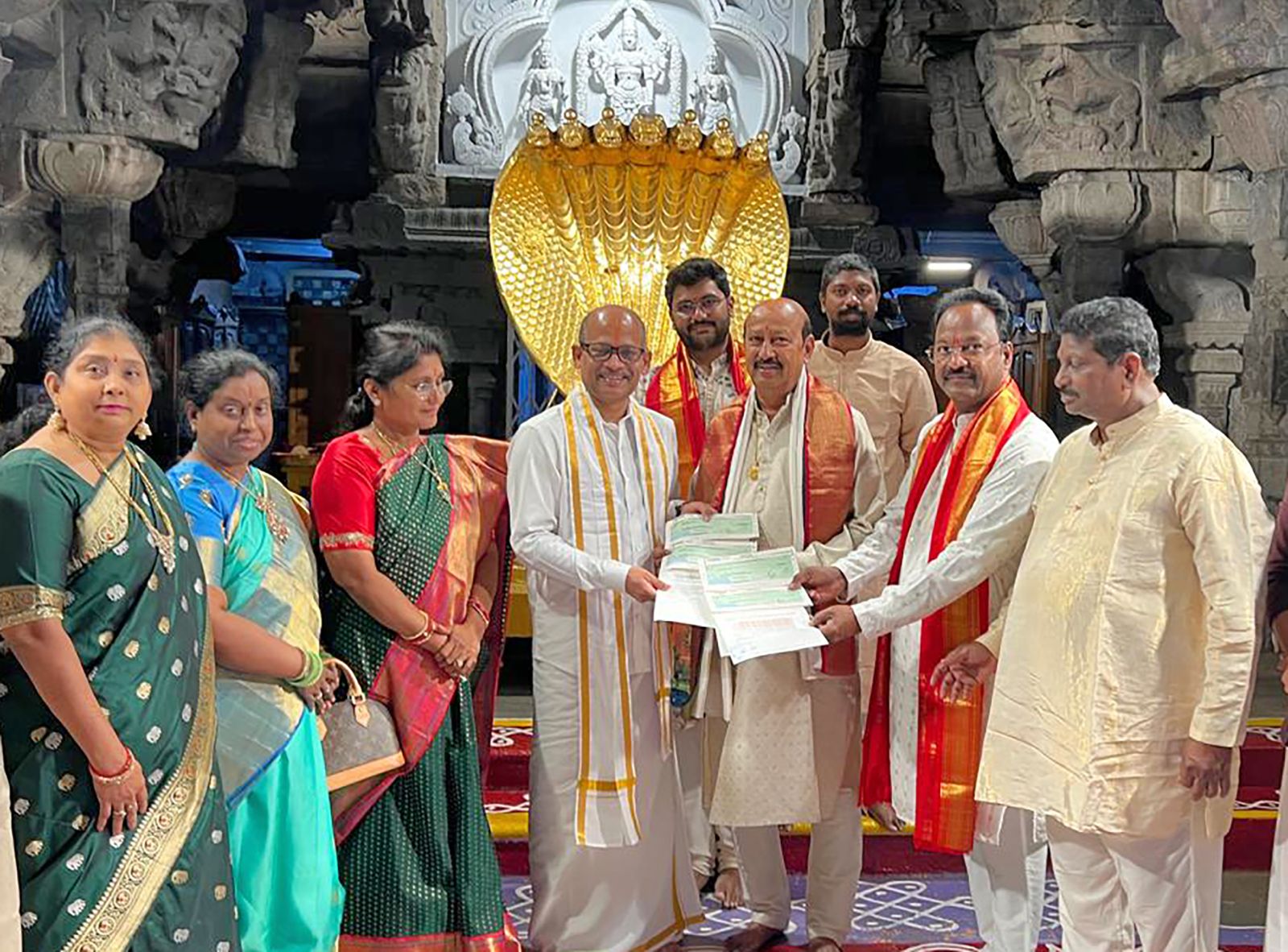 Tirumala News:స్థానికులకు కేటాయించే అంగప్రదక్షిణ టికెట్లపై కీలక అప్‌డేట్- 500 డిపాజిట్ చేయాల్సిందే!