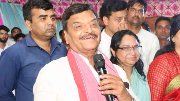 Shivpal Yadav reaction on Sultanpur Robbery says Policy of ease of doing business for criminals Watch Video UP Politics: सुल्तानपुर में डकैती पर शिवपाल यादव बोले- 'अपराधियों के लिए ईज ऑफ डूइंग बिजनेस की नीति'