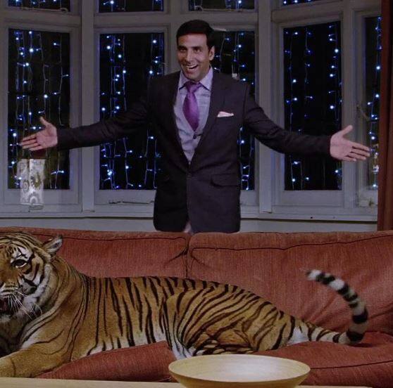 अक्षय कुमार, रितेश देशमुख और दीपिका पादुकोण स्टारर फिल्म हाउसफुल के चार पार्ट्स आ चुके हैं. लेकिन जितनी जबरदस्त कॉमेडी पहली वाली 'हाउसफुल'में थी वो कहीं नहीं थी और इसे प्राइम वीडियो पर देखा जा सकता है.