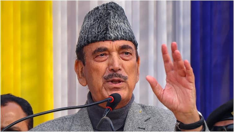 Jammu Kashmir Election ghulam nabi azad will not be able to campaign due to bad health Ghulam Nabi Azad: गुलाम नबी आजाद ने पहले ही विधानसभा चुनाव में छोड़ा मैदान! आखिर क्या है वजह?