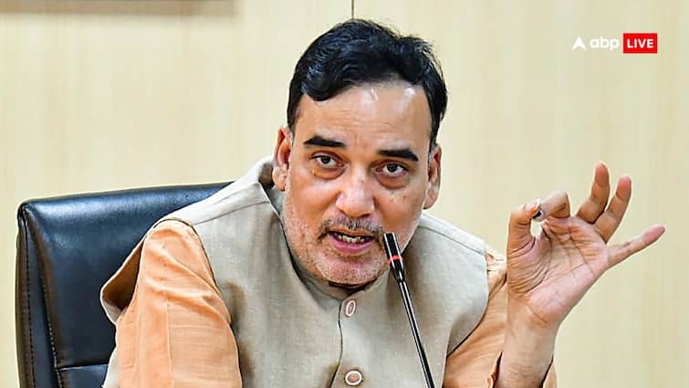 gopal rai says delhi government is working on winter action plan to check pollution ann इस साल आर्टिफिशियल बारिश कराने की तैयारी में दिल्ली सरकार, केंद्र से मांगी इजाजत