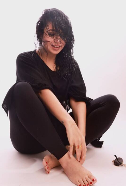 ਜੈਸਮੀਨ ਸੈਂਡਲਾਸ ਨੂੰ ਲੋਕਾਂ ਨੇ ਕੱਢੀਆਂ ਗਾਲ੍ਹਾਂ 'ਤੇ ਬੋਲੇ- 'ਨੰਗੀ-ਪੁੰਗੀ'