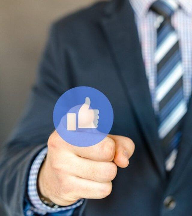 इस पोस्ट को दो लाख से भी ज्यादा लोगों ने देखा और 25 हजार से अधिक ने लाइक किया. इस पर कई लोगों ने कमेंट करके अपनी-अपनी राय दी.