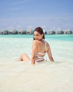 Aamna Sharif PHOTO: બીચ લુકમાં બોલ્ડ લાગી આમના શરીફ, તસવીરો પર ફિદા થયા ફેન્સ