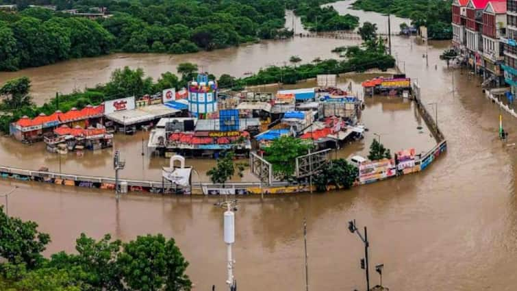 gujarat floods death toll reaches 28 in 3 days nearly 18000 evacuated Gujarat Rains: గుజరాత్‌ని ముంచెత్తుతున్న వరదలు, మూడు రోజుల్లోనే విలయం - 28 మంది మృతి