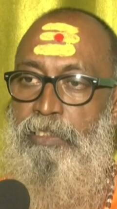 Kolkata Doctor Case: वाटर कैनन का सामना करने वाले साधु की ममता को ललकार | ABP Shorts