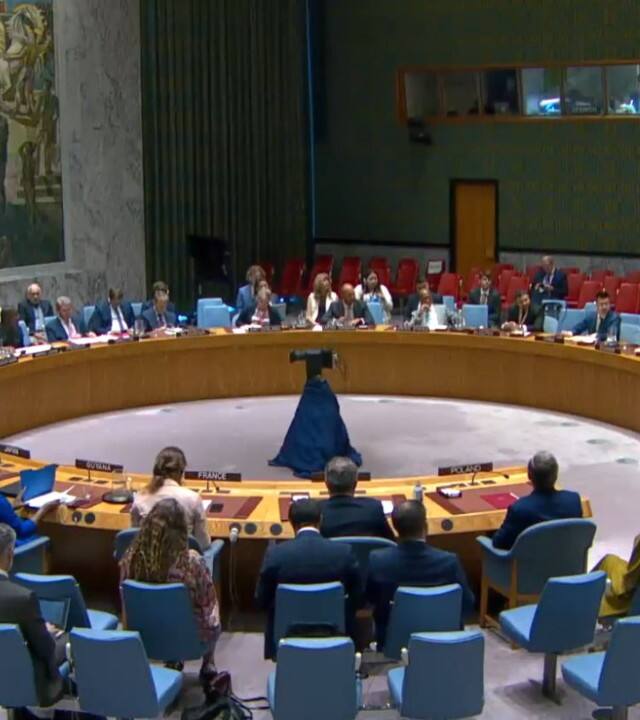 भारत ने जर्मनी, ब्राजील और जापान के साथ मिलकर जी-4 ग्रुप बनाया, जिन्होंने यूएनएससी में सुधार लाने और 6 परमानेंट और 4 टेम्परेरी सदस्य जोड़ने का प्रस्ताव रखा.