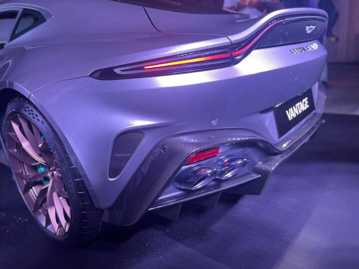 इस गाड़ी में एक इलेक्ट्रिक पावर स्टीयरिंग सिस्टम लगा है. इस गाड़ी में नए लॉन्च कंट्रोल सिस्टम को भी लगाया गया है.