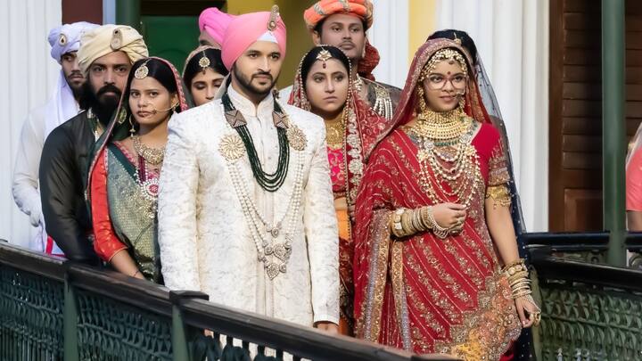 এমন অবস্থায় সে জীবনের সমস্ত আশার আলো থেকে নিজেকে সরিয়ে নেবে? ভালবেসেও তার থেকে সরে আসবে?