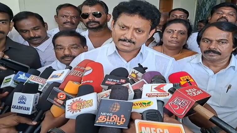 Minister Anbil Mahesh accuses Centre of creating financial crisis for state govt Anbil mahesh: மொழியில் கை வைப்பது தேன்கூட்டில் கை வைப்பதற்கு சமம் - அமைச்சர் அன்பில் மகேஷ்