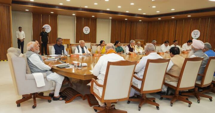 ऐसी चर्चा है कि हरियाणा के लिए बीजेपी कैंडिडेट्स की पहली लिस्ट परसों यानी कि 31 अगस्त, 2024 को जारी की जा सकती है.