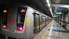 दिल्ली मेट्रो की इस सीक्रेट फैसिलिटी के बारे में नहीं जानते होंगे आप, कहीं भी पार्सल भेज सकते हैं आप