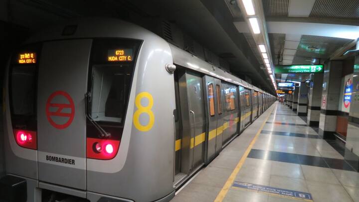 लेकिन दिल्ली मेट्रो से सफर करने वाले बहुत से लोगों को मेट्रो की सारी चीजें नहीं पता होती. हाल ही में डीएमआरसी यानी दिल्ली मेट्रो रेल कॉरपोरेशन ने नई सुविधा शुरू की है.