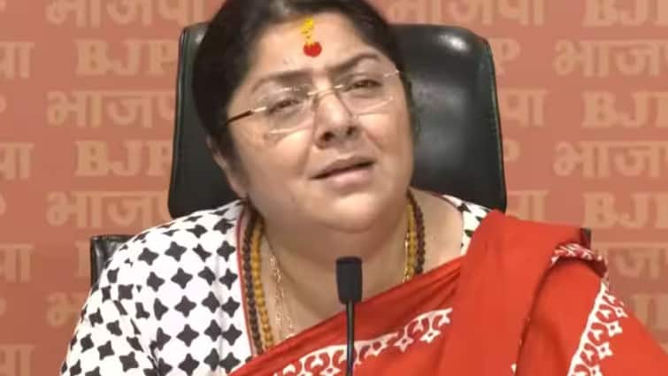 Locket Chaterjee BJP General Secretary detained by Kolkata Police amid Rape Murder Case Row Kolkata Rape Case: बीजेपी की लॉकेट चटर्जी हिरासत में, ममता सरकार के खिलाफ खोलने जा रही थीं मोर्चा