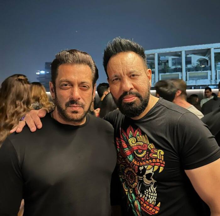 शेराने एक नवीन कार खरेदी केली आहे, ज्याची किंमत एक कोटींपेक्षा जास्त आहे. याची झलक त्याने आपल्या इंस्टाग्राम पोस्टद्वारे दाखवली आहे. (Image Source : beingshera)