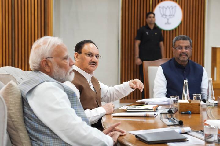 बीजेपी ने हरियाणा चुनाव के कैंडिडेट्स फाइनल करने के लिए गुरुवार को केंद्रीय चुनाव समिति (सीईसी) की अहम बैठक बुलाई.