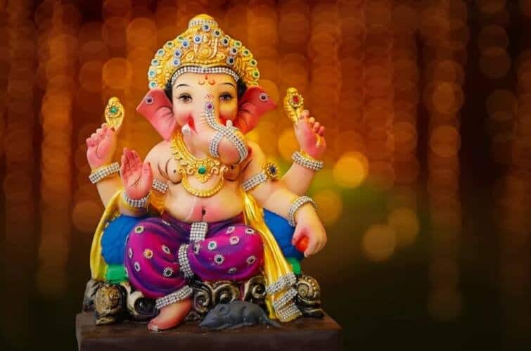 Ganesh Chaturthi 2024 bring these auspicious things at home during ganeshotsav marathi news Ganesh Chaturthi 2024 : गणेशोत्सवादरम्यान 'या' गोष्टी घरी आणा; कधीही पैशांची कमतरता भासणार नाही