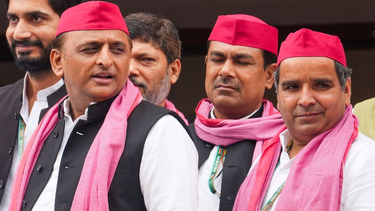 Akhilesh Yadav React on Samajwadi Party Contest elections in Jammu Kashmir and Haryana जम्मू कश्मीर और हरियाणा में भी चुनाव लड़ेगी समाजवादी पार्टी? अखिलेश यादव ने बताया अपना प्लान