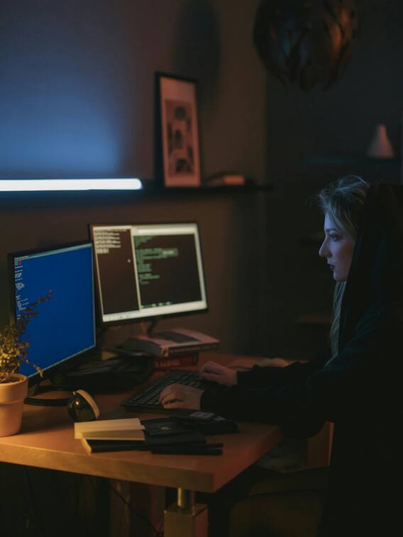 Coding से पैसे कैसे कमा सकते हैं?