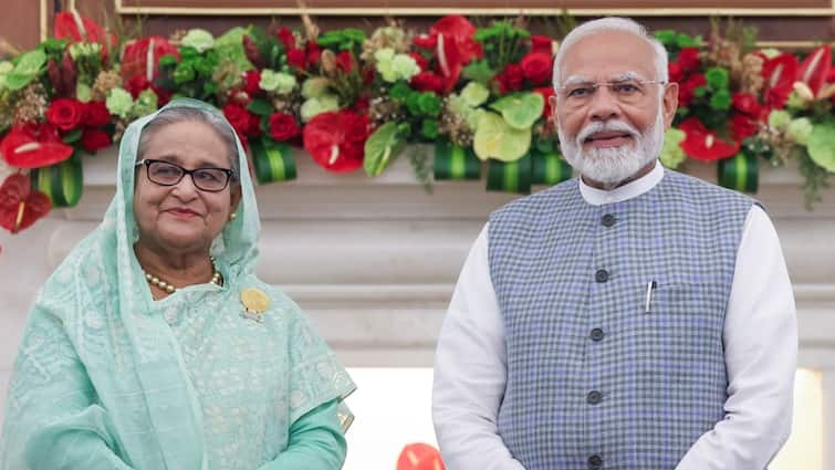 indian denied bangladesh Possible demand for Sheikh Hasina extradition MEA clarifies शेख हसीना को वापस बांग्लादेश भेजेगा भारत? विदेश मंत्रालय ने कर दिया साफ