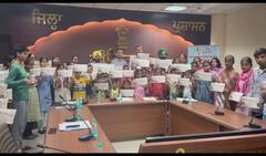 ਈ ਟੀ ਓ ਨੇ 44 ਬੱਚਿਆਂ ਨੂੰ ਪੜ੍ਹਾਈ ਲਈ ਪ੍ਰਤੀ ਮਹੀਨਾ 4 ਹਜ਼ਾਰ ਰੁਪਏ ਦੀ ਸਹਾਇਤਾ ਰਾਸ਼ੀ ਦੇ ਚੈੱਕ ਵੰਡੇ