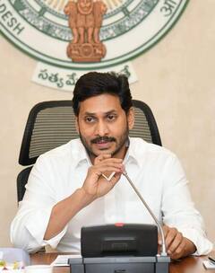 जगन मोहन रेड्डी को 2 दे गए दगा तो 6 कतार में! हार के बाद कौन से साइड इफेक्ट्स से नहीं उबर पा रही YSRCP