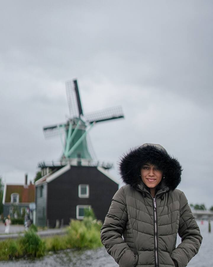 గత కొద్ది రోజులుగా పలు దేశాల్లో పర్యటిస్తూ సరదాగా గడుపుతోంది.  Photo Credit: Mirnalini Ravi/Instagram