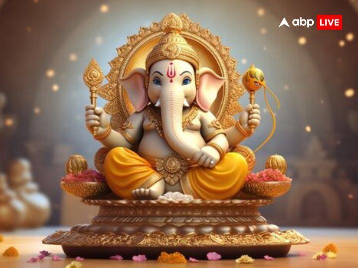 मालपुआ: मालपुआ का मीठा भोग शिवजी के साथ ही भगवान गणेश को भी पसंद है. इसलिए गणेश चतुर्थी के दौरान भगवान को इसका भोग जरूर लगाएं. इससे गणेश जी बहुत प्रसन्न होंगे.