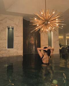 Palak Tiwari Pics: ગોવામાં પલક તિવારીએ રિવીલિંગ ડ઼્રેસમાં પાણીમાં લગાવી આગ