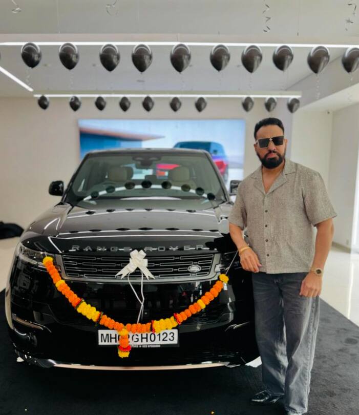 शेराने या कारसोबतचा एक फोटो शेअर करत लिहिलं की, 'देवाच्या आशीर्वादाने आम्ही या नवीन सदस्याचे आमच्या घरी स्वागत करत आहोत.'  (Image Source : beingshera)