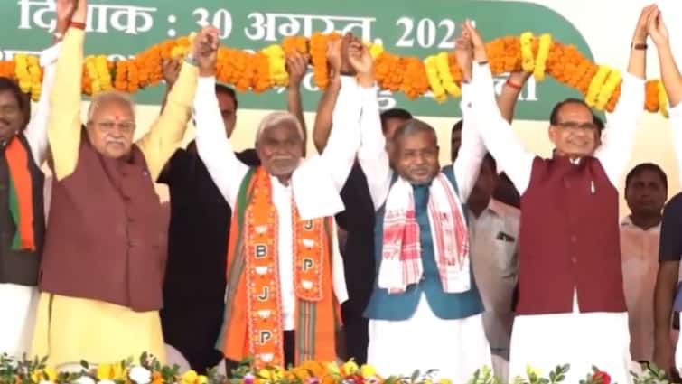 former jharkhand CM JMM leader Champai Soren joins BJP Champai Soren Joins BJP, Fighting Bangladeshi Infiltration & Ensuring Tribal Rights On Top Of His Agenda