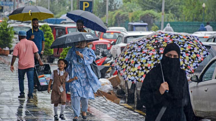 Punjab and chandigarh weather update today Weather Update: ਚੰਡੀਗੜ੍ਹ ਅਤੇ ਪੰਜਾਬ ਦੇ 2 ਜ਼ਿਲ੍ਹਿਆਂ 'ਚ ਪਵੇਗਾ ਜ਼ੋਰਦਾਰ ਮੀਂਹ, ਜਾਣੋ ਮੌਸਮ ਦਾ ਹਾਲ