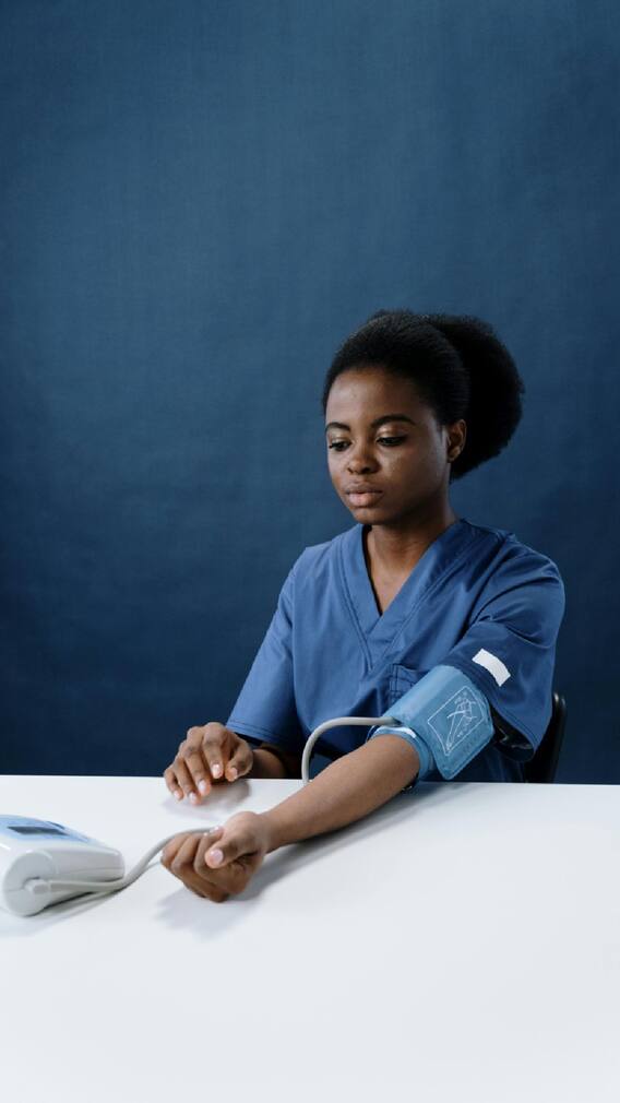 अचानक BP वाढण्यामागे आहेत 'ही' कारणे.