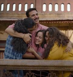 Best Comedy Movies on Zee5: वीकेंड पर देखना चाहते हैं हल्की-फुल्की कॉमेडी फिल्म? जी5 के पास है कई कलेक्शन