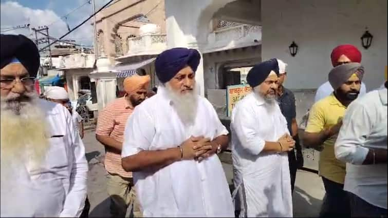 Sukhbir Badal arrived to appear at Sri Akal Takht Sahib Punjab News: ਤਨਖ਼ਾਹੀਆਂ ਕਰਾਰ ਦੇਣ ਤੋਂ ਬਾਅਦ ਸ੍ਰੀ ਅਕਾਲ ਤਖ਼ਤ ਸਾਹਿਬ ਪੇਸ਼ ਹੋਣ ਲਈ ਪਹੁੰਚੇ ਸੁਖਬੀਰ ਬਾਦਲ, ਅਕਾਲੀ ਲੀਡਰ ਵੀ ਨਾਲ ਮੌਜੂਦ