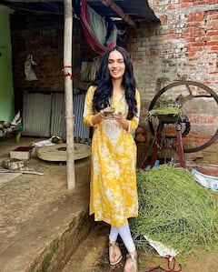 Manushi Chhillar: కుండలు తయారు చేస్తున్న మాజీ విశ్వసుందరి మానుషి చిల్లర్‌!