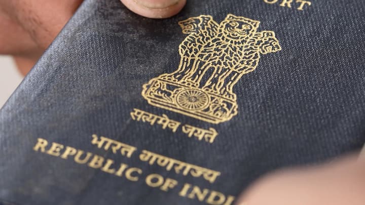 लेकिन पासपोर्ट बनवाने में समय लगता है. अगर आपको बेहद जरूरी काम से तुरंत ही विदेश जाना है. तो फिर आप तत्काल पासपोर्ट बनवा सकते है.