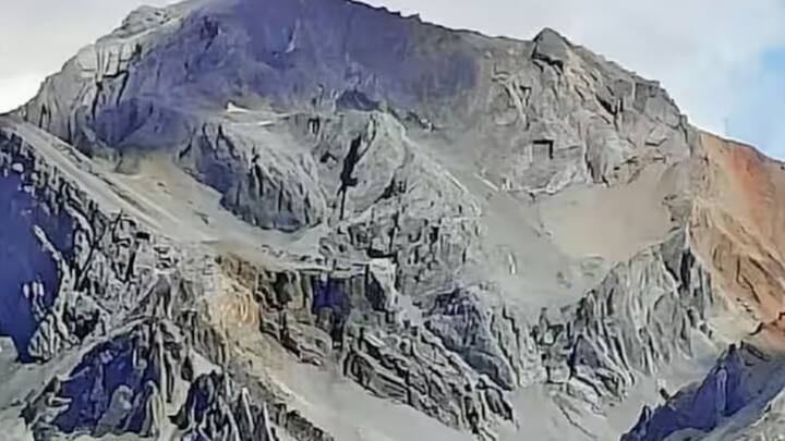 স্থানীয় বাসিন্দা ঊর্মিলা সানওয়াল সোশ্যাল মিডিয়ায় ওম পর্বতের ছবি শেয়ার করেছেন, যাতে চিহ্নটি প্রায় চোখেই পড়ছে না।  আদি কৈলাস যাত্রা বেস ক্যাম্পে গত ২২ বছর ধরে রয়েছেব ধন সিংহ বিশত। কখনও এমন পরিস্থিতি দেখেননি বলে জানিয়েছেন তিনি।