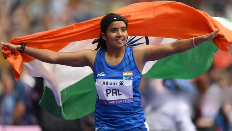 Paris 2024 Paralympics Preethi Pal Claims Bronze Medal in Womens 100m T35 Paris 2024 Paralympics: 100 మీటర్ల పరుగులో మనకు ఓ పతకం, కష్టాల పరుగులో పసిడి సంబరాలు