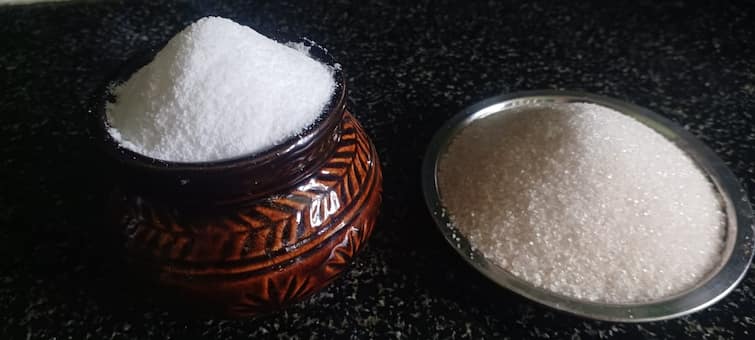 The study says that an Indian consumes 11 grams of salt per day - TNN மக்களே உஷார்... உப்பு சர்க்கரையில் கலந்திருக்கும் அபாய பிளாஸ்டிக் நுண் துகள்கள்; இது எதனை பாதிக்கிறது?