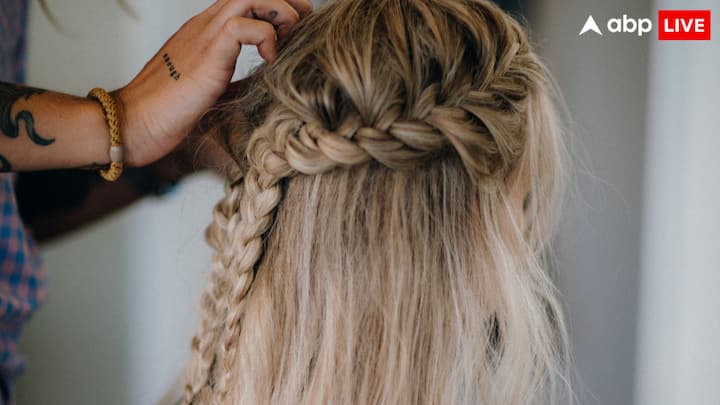 वैज्ञानिक तौर पर देखें तो बालों का रंग मुख्य रूप से बालों में मौजूद मेलानिन नाम के पिगमेंट से तय होता है. मेलानिन दो प्रकार का होता है. एक यूमेलानिन. ये बालों को गहरे रंग का बनाता है, जैसे काला या भूरा.