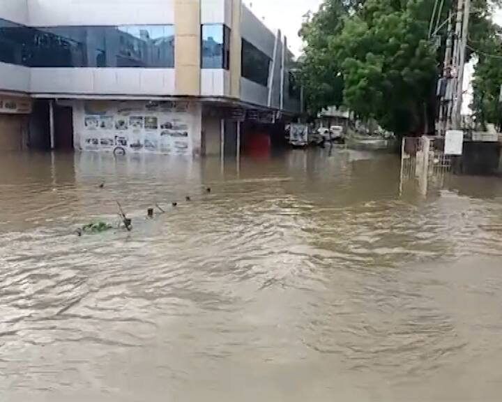 IMDના મહાનિર્દેશક મૃત્યુંજય મહાપાત્રાએ કહ્યું કે દેશમાં ઓગસ્ટમાં 287.1 મિમી વરસાદ નોંધાયો, જ્યારે સામાન્ય 248.1 મિમી હોય છે. કુલ મળીને ભારતમાં 1 જૂનથી ચોમાસાની શરૂઆત પછીથી સામાન્ય 701 મિમીની સરખામણીમાં 749 મિમી વરસાદ થયો છે.