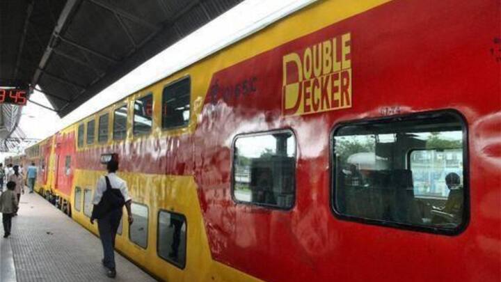 जयपुर-दिल्ली सराय रोहिल्ला-जयपुर के मध्य संचालित डबल डेकर ट्रेन के कोचों में किए गए नवीनीकरण और उन्नयन कार्यों से यात्रियों का सफर सुगम होने के साथ-साथ नई सुविधाओं से अलग अनुभूति प्राप्त होगी.