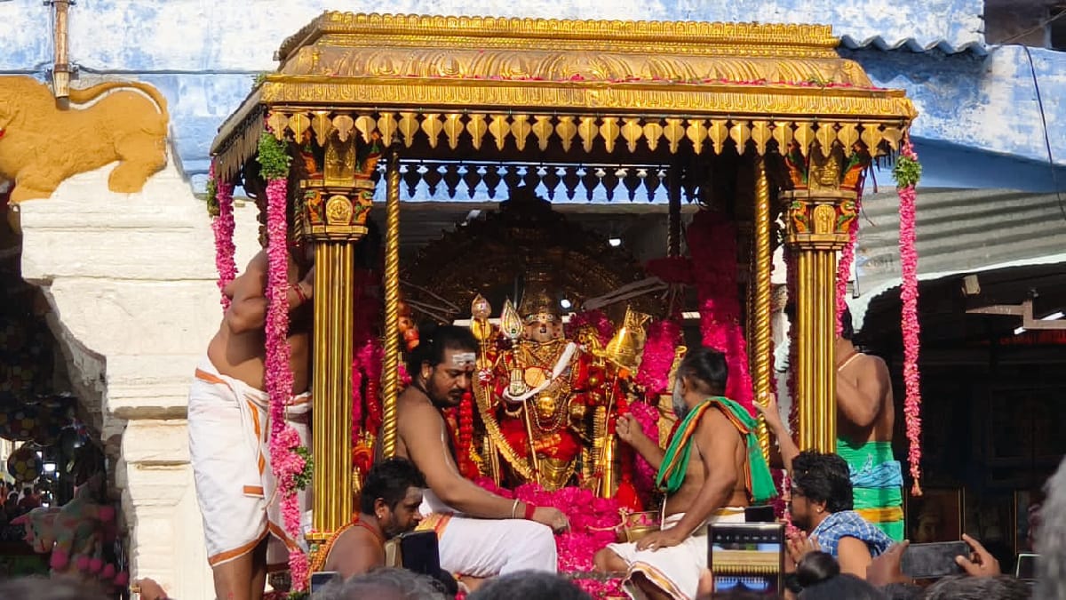 Tiruchendur Temple: ஆவணி திருவிழா 8ம் நாள் - விஷ்ணுவின் திருக்கோலத்தில் காட்சியளித்த சண்முகர்