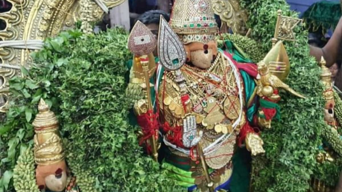 Tiruchendur Temple: ஆவணி திருவிழா 8ம் நாள் - விஷ்ணுவின் திருக்கோலத்தில் காட்சியளித்த சண்முகர்