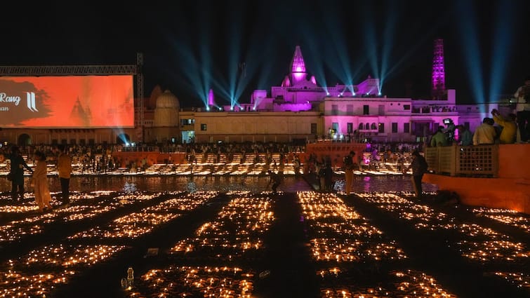 Deepawali 2024 Ayodhya Dham will shine with a supernatural aura for four days during Deepotsav राम मंदिर बनने के बाद पहली दीपावली पर इतिहास बनाएगी योगी सरकार, अयोध्या में इस बार होगा ये खास