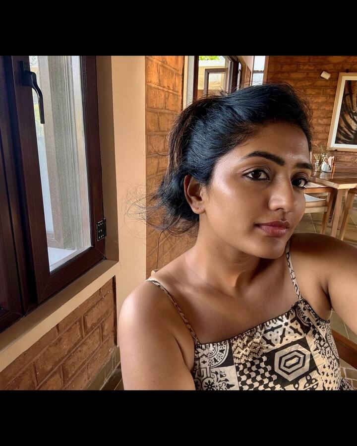 సోషల్ మీడియాలో యాక్టివ్ గా ఉండే ఈషా రెబ్బ తాజాగా షేర్ చేసిన ఫొటోస్ వైరస్ అవుతున్నాయి