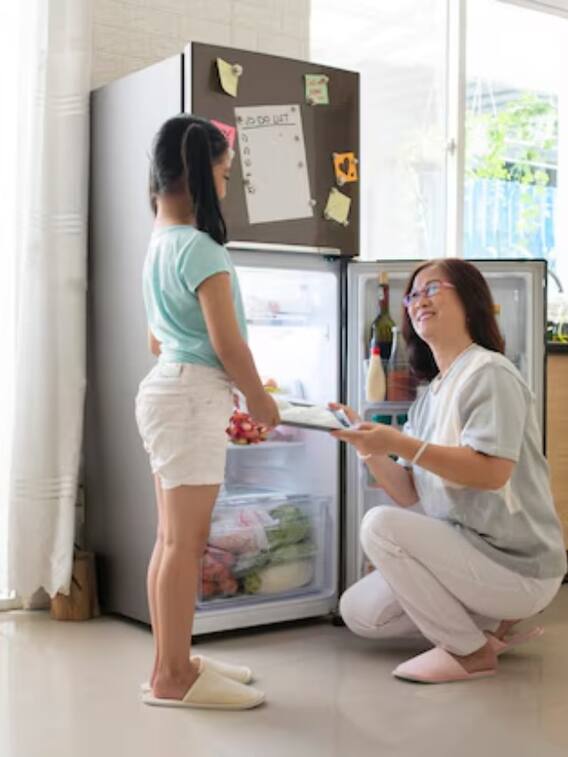 पूरे फ्रिज की बजाय सिर्फ फ्रीजर में बर्फ क्यों जमता है