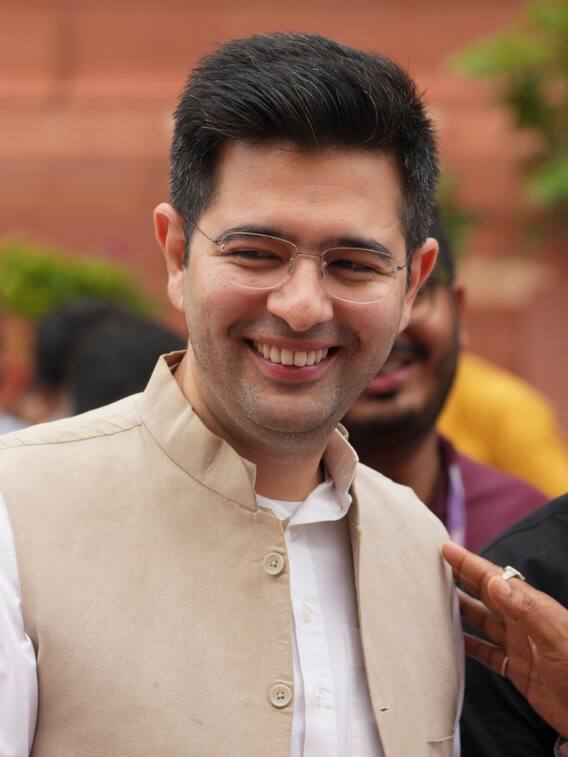 OMG! इतने पढ़े लिखे हैं राज्यसभा सांसद राघव चड्ढा